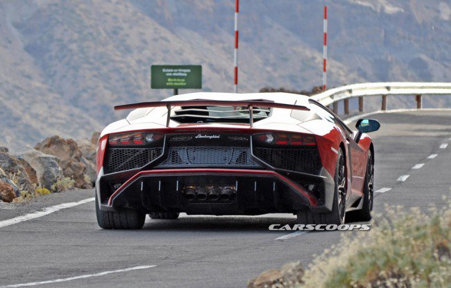 Засекли тестовый экземпляр Lamborghini Aventador SV