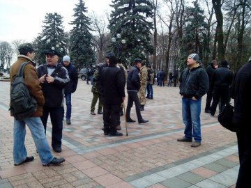 Активисты и «Братство батальонов» требуют ввести военное положение (ФОТО)