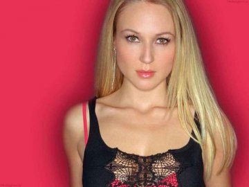 Из грязи в князи: знаменитости из бедных семей