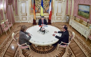 В Киеве началась расширенное заседание Порошенко, Меркель и Олланда (ФОТО)