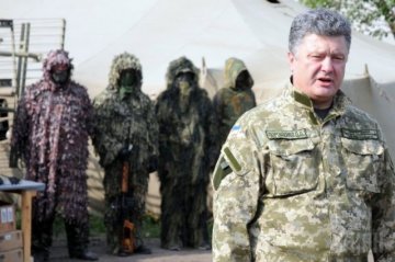 Украинские военные покинули Дебальцево, - Порошенко