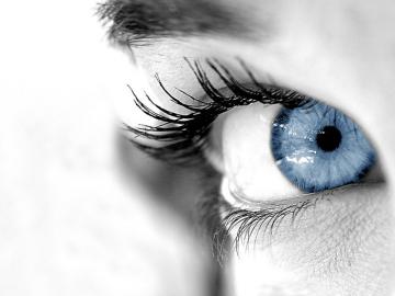 Голубые глаза с помощью лазера - уникальная разработка