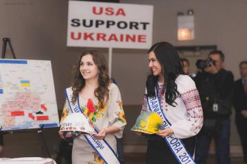 Сенаторы США получили "майдановские" каски (ФОТО)