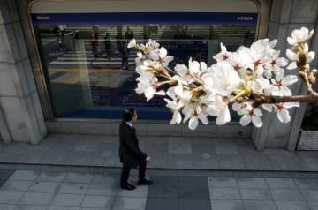 В Японии ведут борьбу с трудоголиками