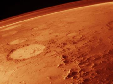 Астрономы обнаружили на Марсе 150 млрд кубометров льда