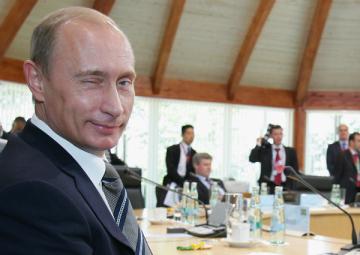 Владимир Путин продолжает настаивать на своем: санкции помогают российской экономике 