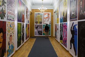 В Администрации президента открылась выставка современного искусства (ФОТО)