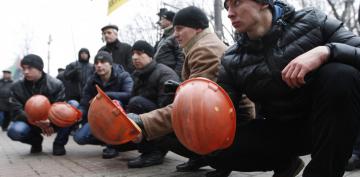 Митингующие шахтеры приостановили митинги в Киеве
