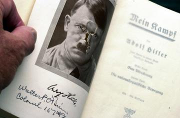 В интернете запретили продажу «Mein Kampf»