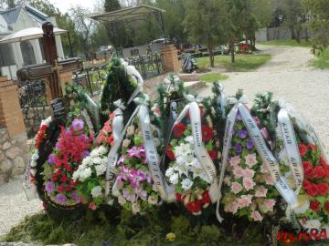 На могиле Януковича-младшего появилась табличка с именем (ФОТО)