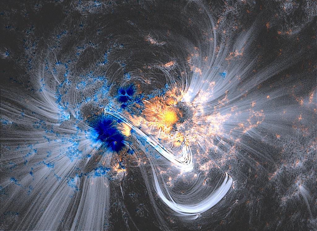 NASA удалось сфотографировать магнитное поле Солнца (ФОТО)