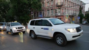 На место обстрела жилого квартала Донецка прибыли наблюдатели ОБСЕ