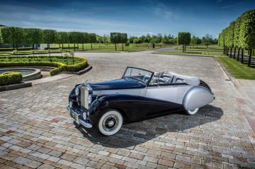 Rolls-Royce представил ретро-кабриолет «Рассвет» (ФОТО)