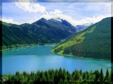 Геологи обнаружили "космические" кратеры на дне озера в Швейцарии