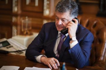 Петр Порошенко побеседовал с главой канадского правительства