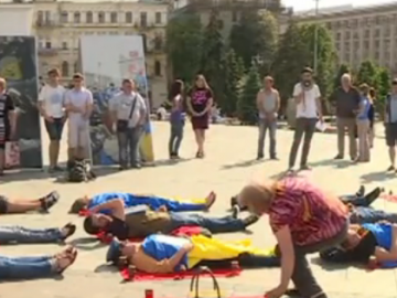 Родственники погибших в крушении Ил-76 бастуют в Киеве