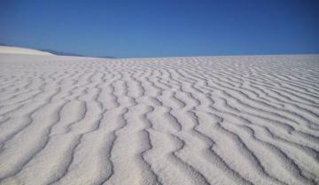 Белое солнце уникальной пустыни Уайт-Сандс (ФОТО)