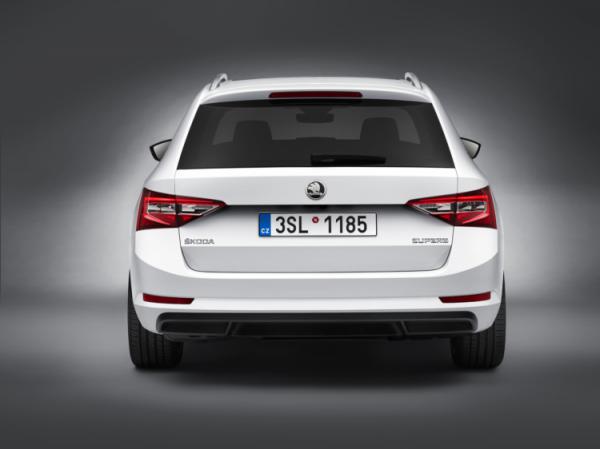 Skoda представила Superb в кузове универсал (ФОТО)
