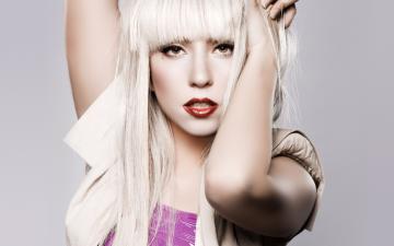 Леди Гага исполнила хит легендарной француженки Эдит Пиаф (ВИДЕО)