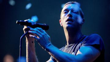 Вокалист группы Coldplay спел на похоронах сына вице-президента США (ВИДЕО)