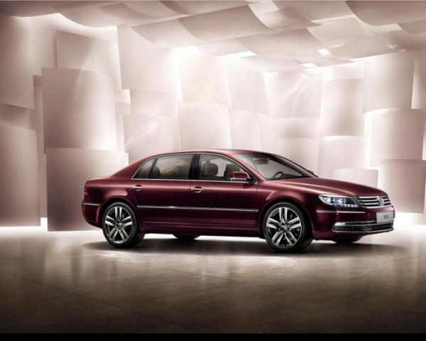 Volkswagen обновил представительский седан Phaeton (ФОТО)