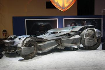 В Лас-Вегасе презентовали новый "Бэтмобиль" (ФОТО)