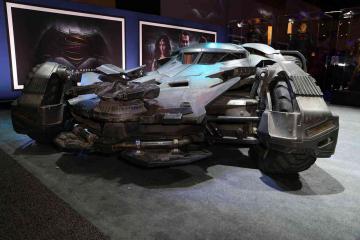 В Лас-Вегасе презентовали новый "Бэтмобиль" (ФОТО)
