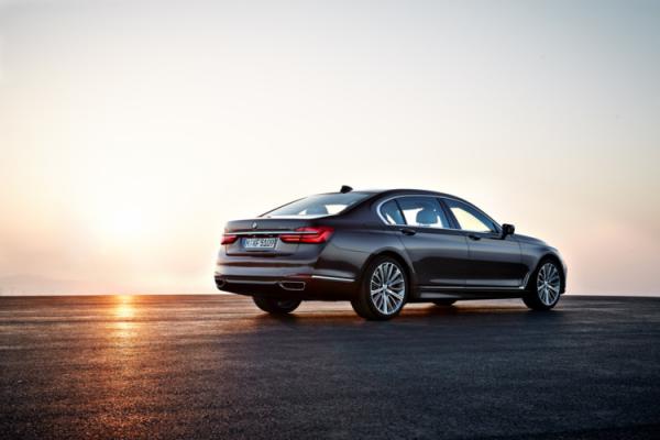 BMW представила новую семерку (ФОТО)