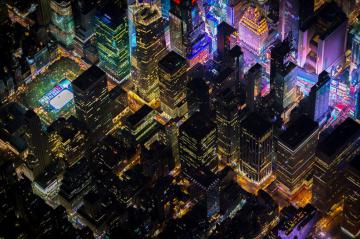 Город, который никогда не спит. Захватывающие снимки ночного Нью-Йорка (ФОТО)