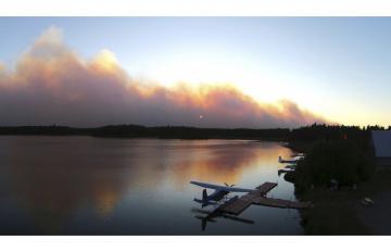 В Аляске бушует стихийное бедствие, 200 жителей эвакуированы (ФОТО)