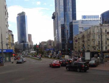 Красиво жить не запретишь: мини-кортеж Феррари на улицах Киева (ФОТО)