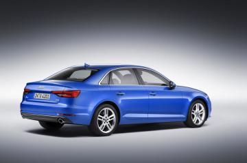 Немецкая компания Audi официально презентовала новые седан и универсал A4 (ФОТО)