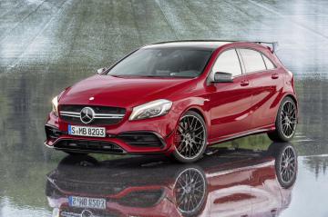 Немецкая компания Mercedes-Benz показала публике обновленный хэтчбек (ФОТО)