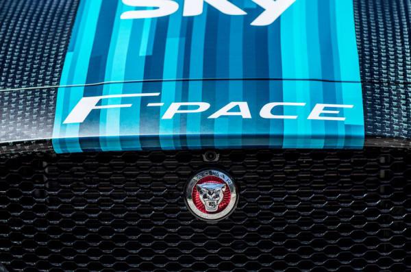 Team Sky выбирает кроссовер Jaguar F-Pace (ФОТО)