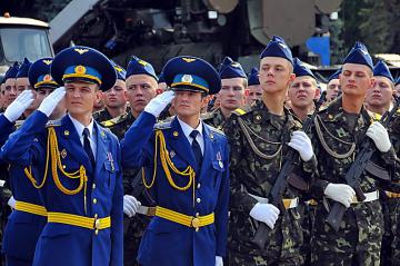 Петр Порошенко поздравил военных моряков с профессиональным праздником
