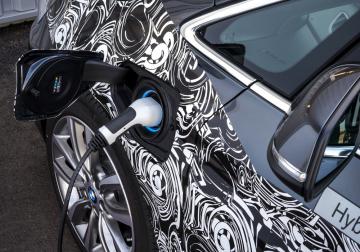 Немецкая компания BMW представила прототип нового экономичного авто (ФОТО)
