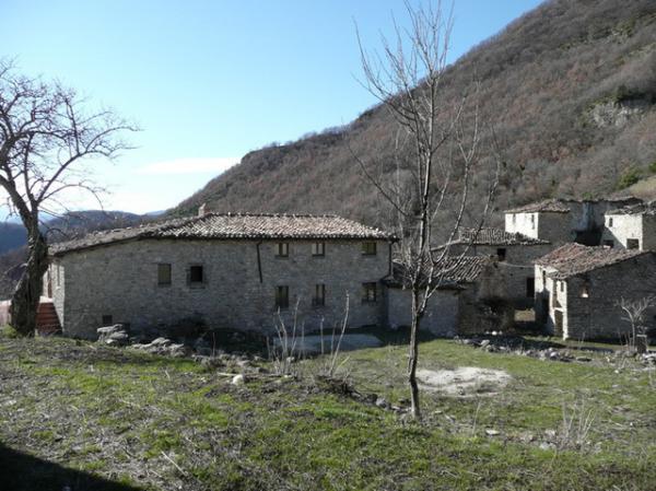 В Италии продают средневековый город (ФОТО)