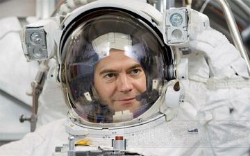 Дмитрий Медведев полетел в космос (ВИДЕО)
