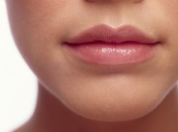 Увеличиваем губы в домашних условиях. 8 простых упражнений