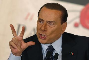 Берлускони приговорили к трем годам за подкуп сенатора
