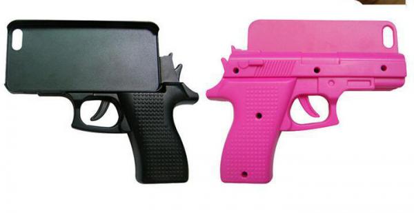 Чехлы на iPhone в виде пистолета. Покупать нельзя (ФОТО)