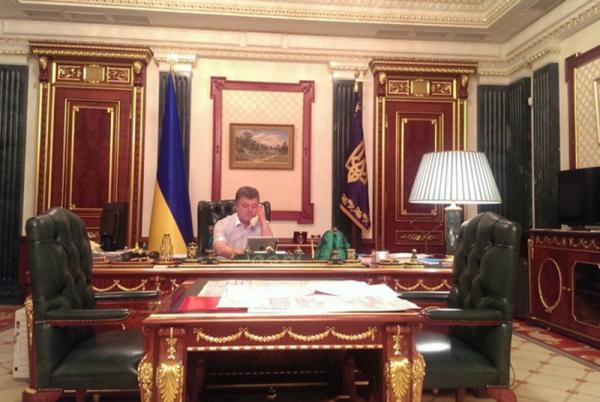 Чем больше, тем лучше. ТОП-10 рабочих кабинетов президентов разных стран (ФОТО)