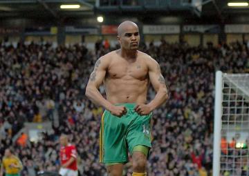 Жизнь после футбола. Чем занимаются игроки после завершения карьеры (ФОТО) Жизнь после футбола. Чем занимаются игроки после завершения карьеры (ФОТО)