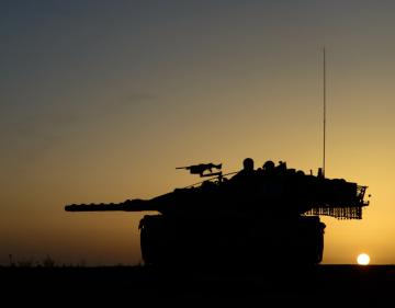 "Блуждающий танк" объявил войну контрабанде на Донбассе (ФОТО)