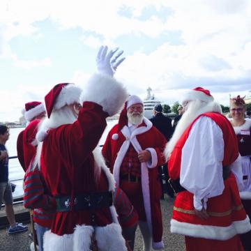 “Рождество в июле”. В Копенгагене состоялся съезд Санта-Клаусов (ФОТО)