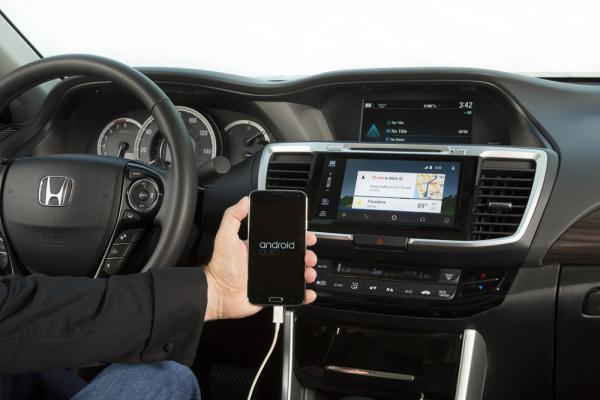 Компания Honda представила обновленную версию седана Accord (ФОТО)