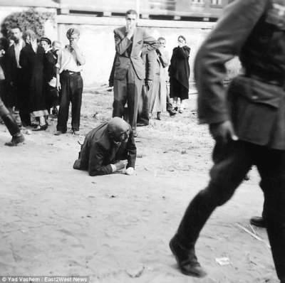 «Холокост от пуль». Кто убивал евреев (ФОТО)