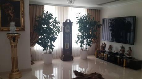 Штурм дворца. Как живет Сергей Кивалов (ФОТО)