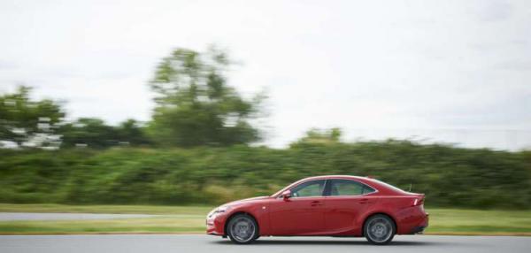 Купе Lexus RC обновят новым турбомотором