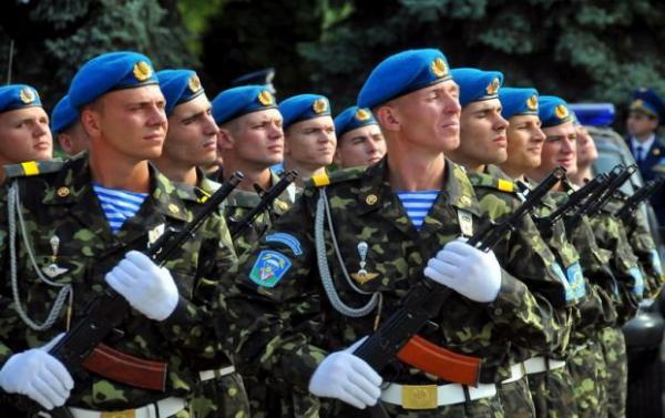 Перепутали. В России с днем ВДВ поздравляли украинские военные (ФОТО)